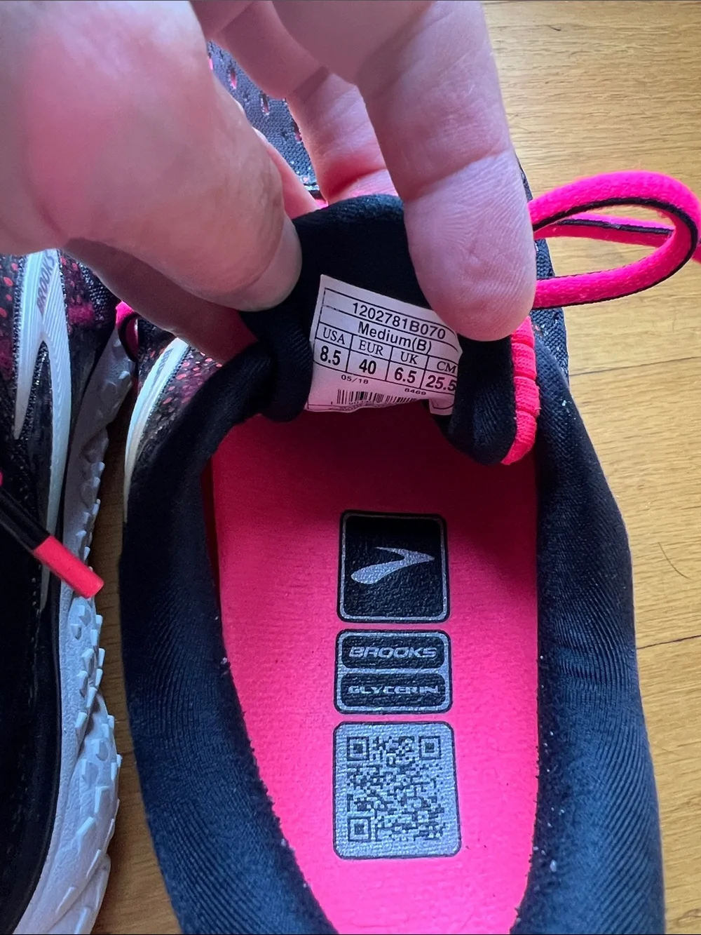 Brooks Women's Black & Pink Glycerin 16 Running Shoes